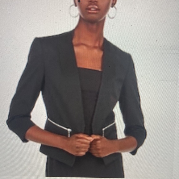 Never worn! Fantastic blazer! I love it, but it’s smaller than I’d prefer. - Picture 2 of 3